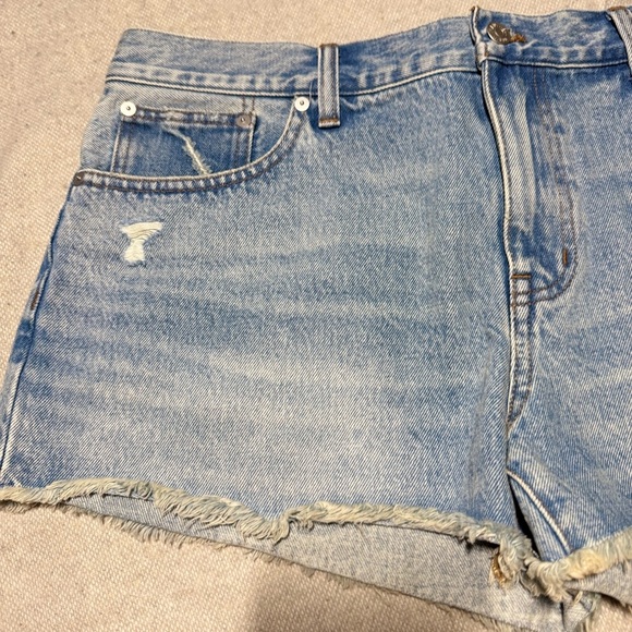 Madewell Women’s 31 Blue Jean Shorts Distressed low rise boyfriend short nwt - Picture 3 of 12